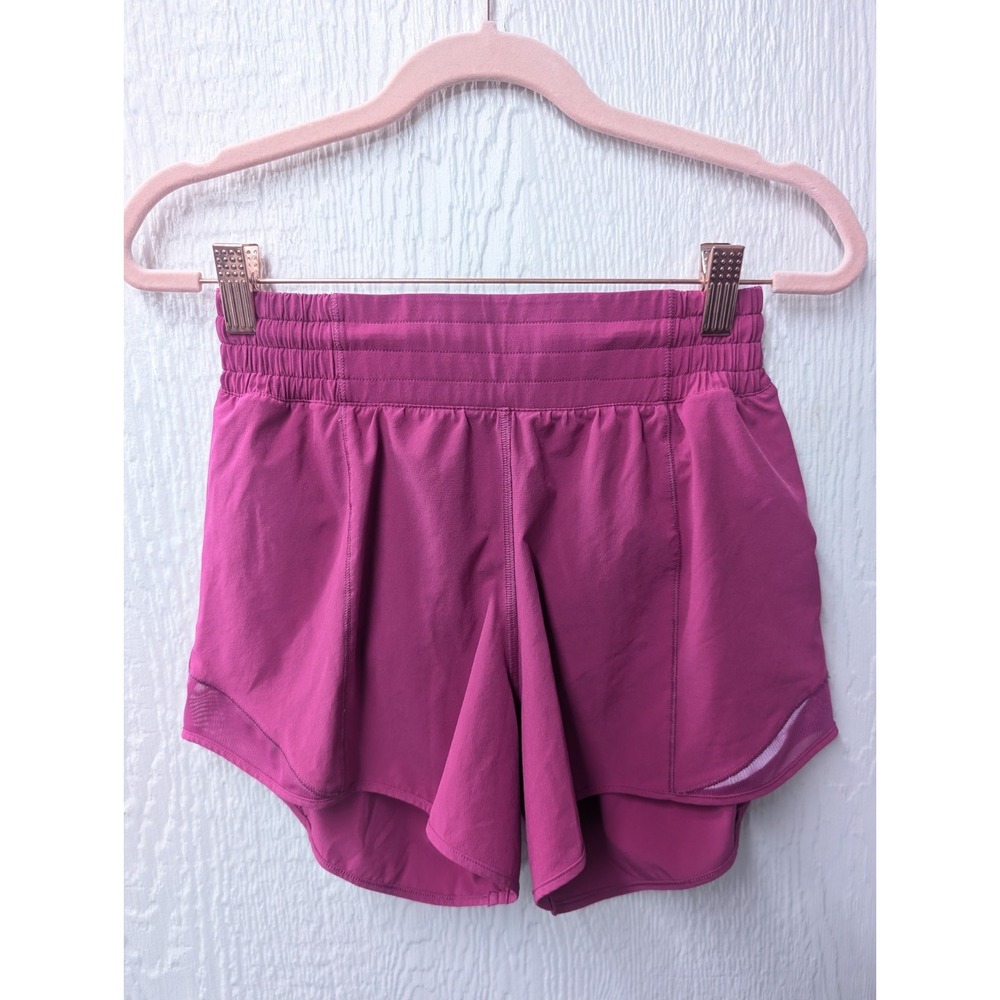 Lululemon Hotty Hot Short Low Rise 2.5" Ripened Raspberry Size 4